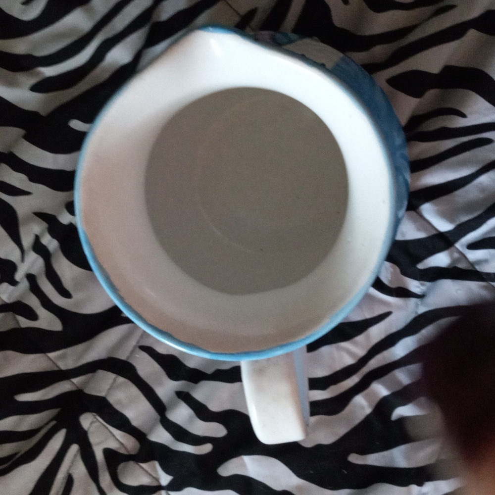 Handpainted pitcher - Picture 3 of 3